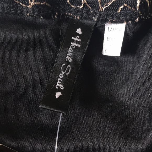 🌸Heart Soul black halter top - Picture 6 of 7